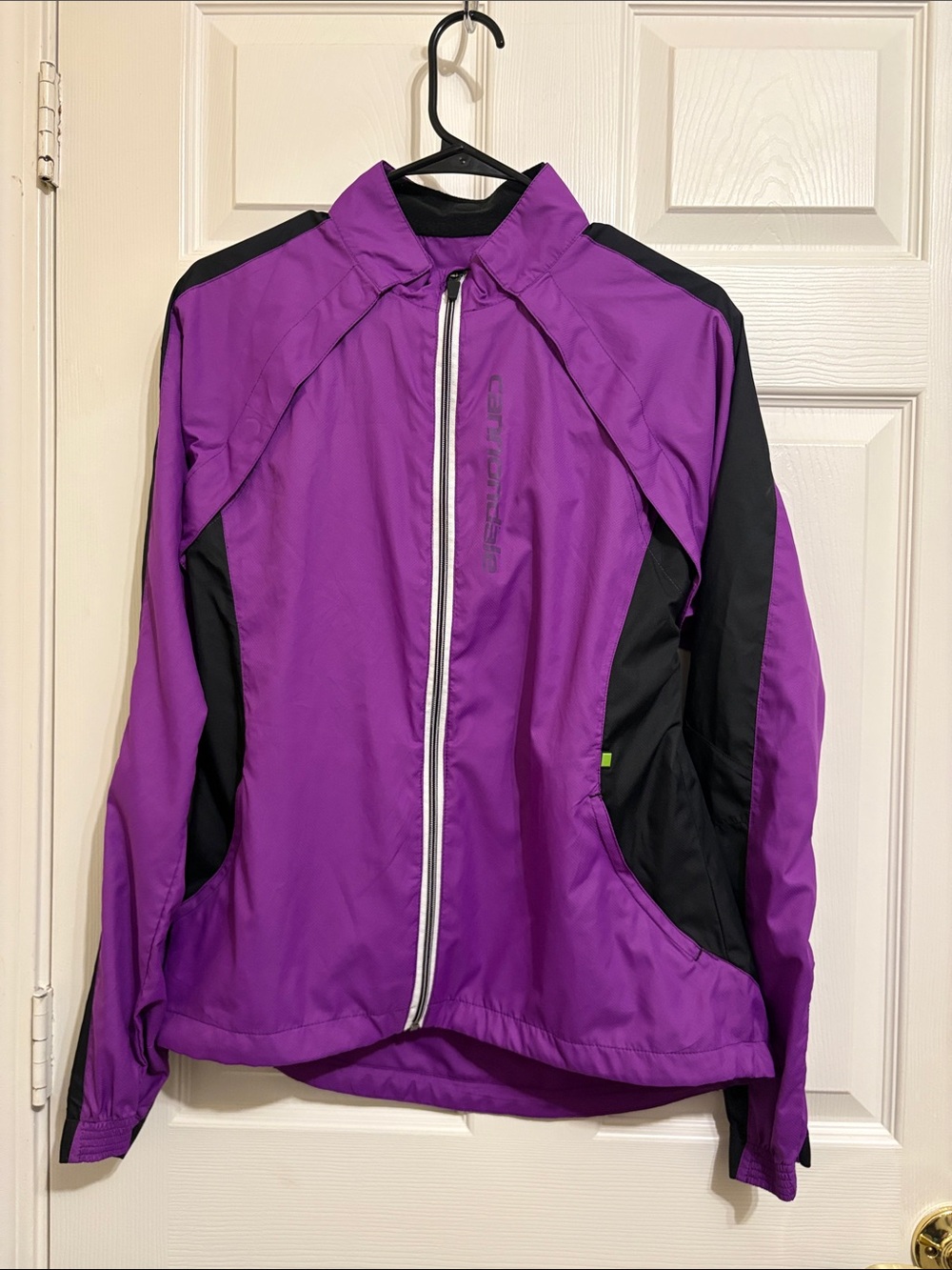 CANNONDALE Purple and Black Lightweight Windbreaker Jacket with Magnetic Sleeves